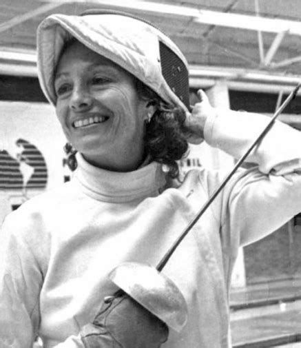 Pilar Roldán, Esgrimista y la primera mujer Medallista Olímpica de México