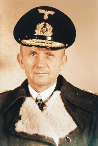 El Almirante Karl Doenitz