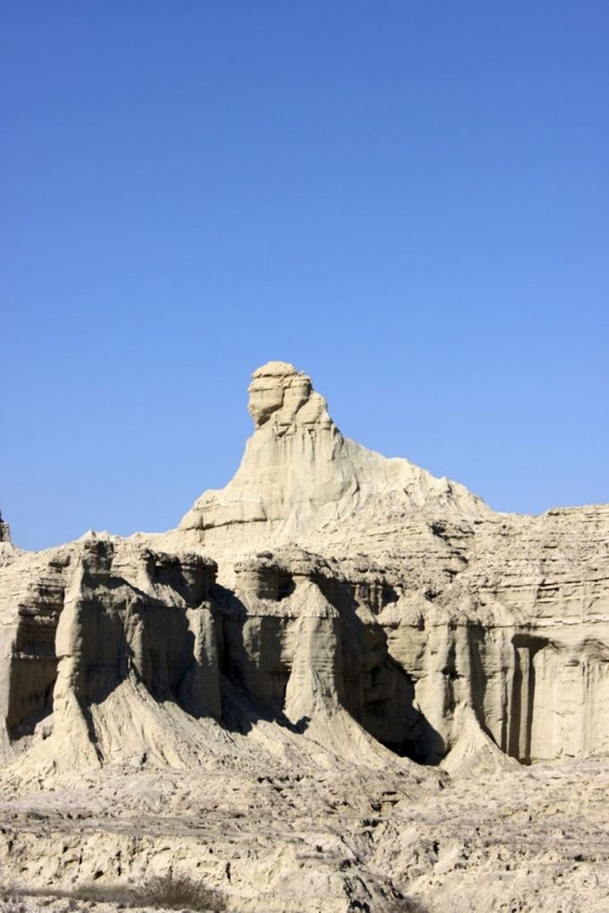 (a)	La esfinge de Beluchistán del Parque Nacional de Hingol © Bilal Mirza CC 2.0.