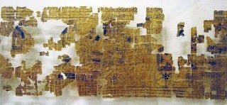 Fragmentos del papiro expuestos en el Museo de Egipcio de Turín