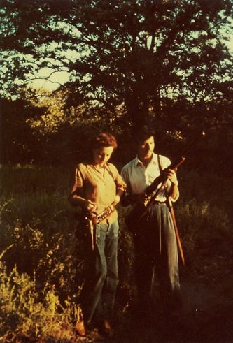 (Foto: Remedios Varo con Jean Nicole en la selva, Venezuela – 1949)