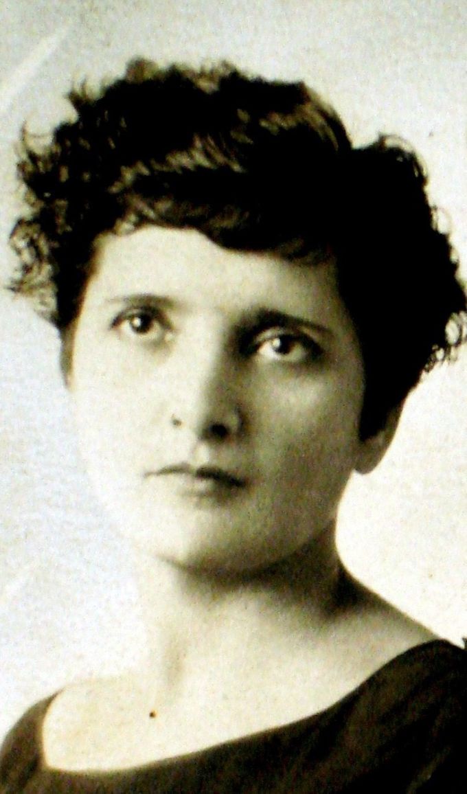  
Elvia Carrillo Puerto (Motul, Yucatán, 6 de diciembre de 1878-Ciudad de México, 15 de abril de 1968)
