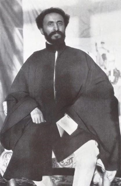 Su Majestad Imperial, Haile Selassie I, Emperador de Etiopía. Por Walter Mittelholzer (1894-1937) - Escaneo propio del libro 