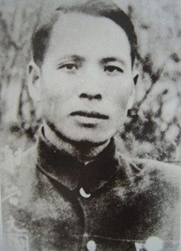 Retrato del Coronel Xie Jinyuan. Fuente: Desconocida [bajo dominio público, vía Wikimedia Commons.