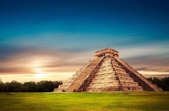 Pirámide de Quetzalcóatl en Chichen Itzá