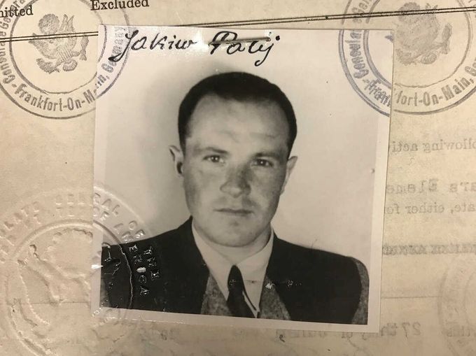 Jakiw Palij, exguardia de un campo de concentración nazi, emigró a Estados Unidos en 1949, alegando que había trabajado en la granja de su padre durante la Segunda Guerra Mundial.