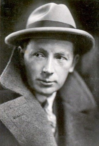 Federico Wilhelm Murnau, nació en 1888, murió en 1931.